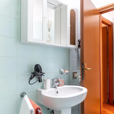 Con Bagno Privato Con Wifi A 200m Dalla Metro 아파트 밀라노